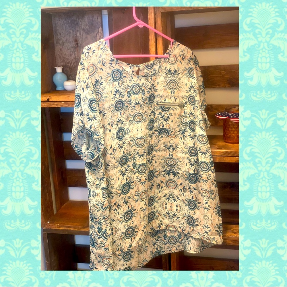 Women’s Maurices Top. Plus size 2